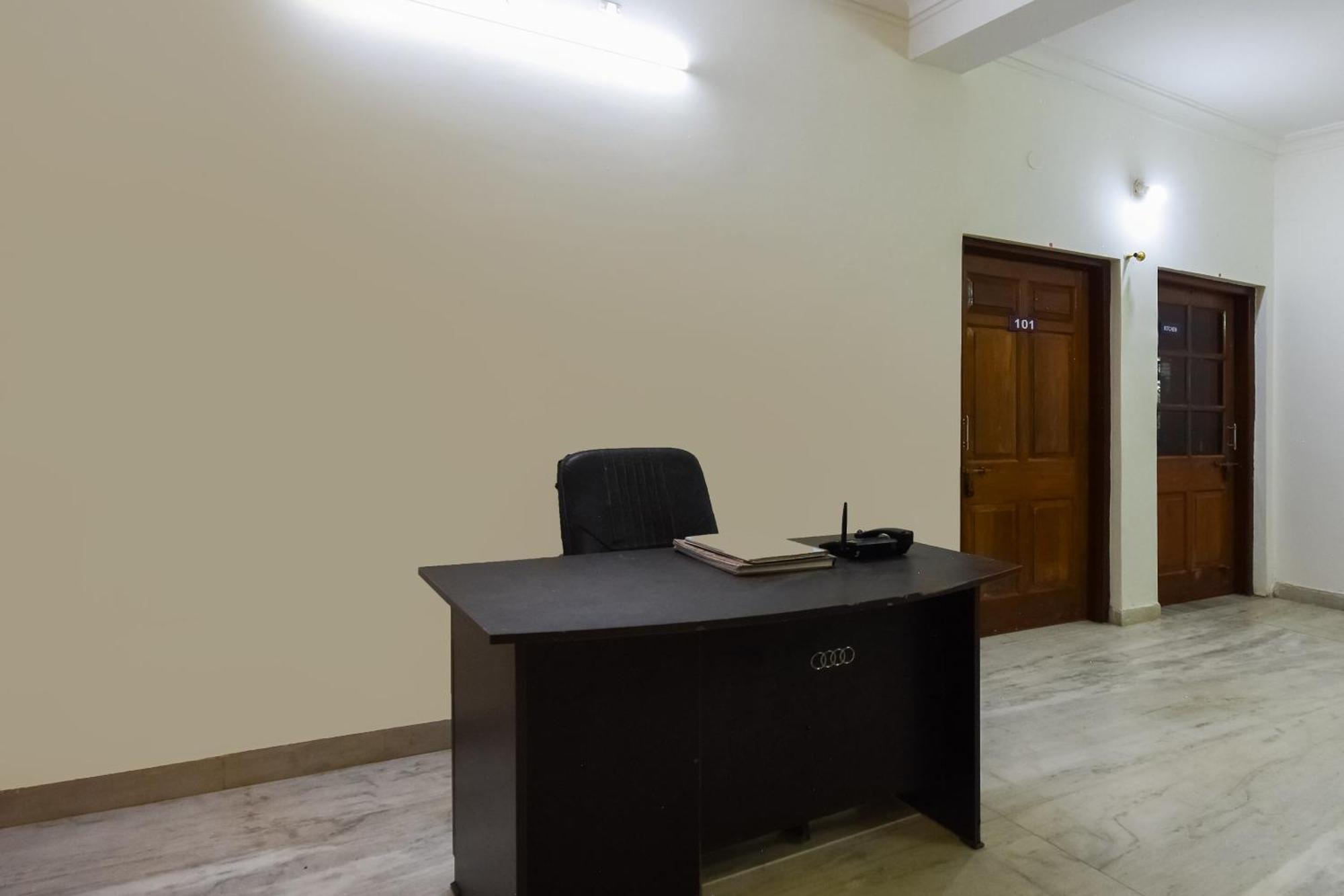 Hotel O Mks Inn Бхубанешвар Екстериор снимка